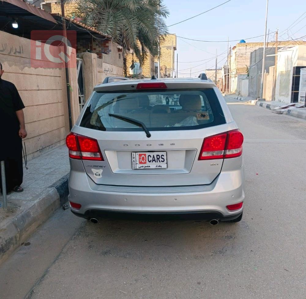 دودج جورني